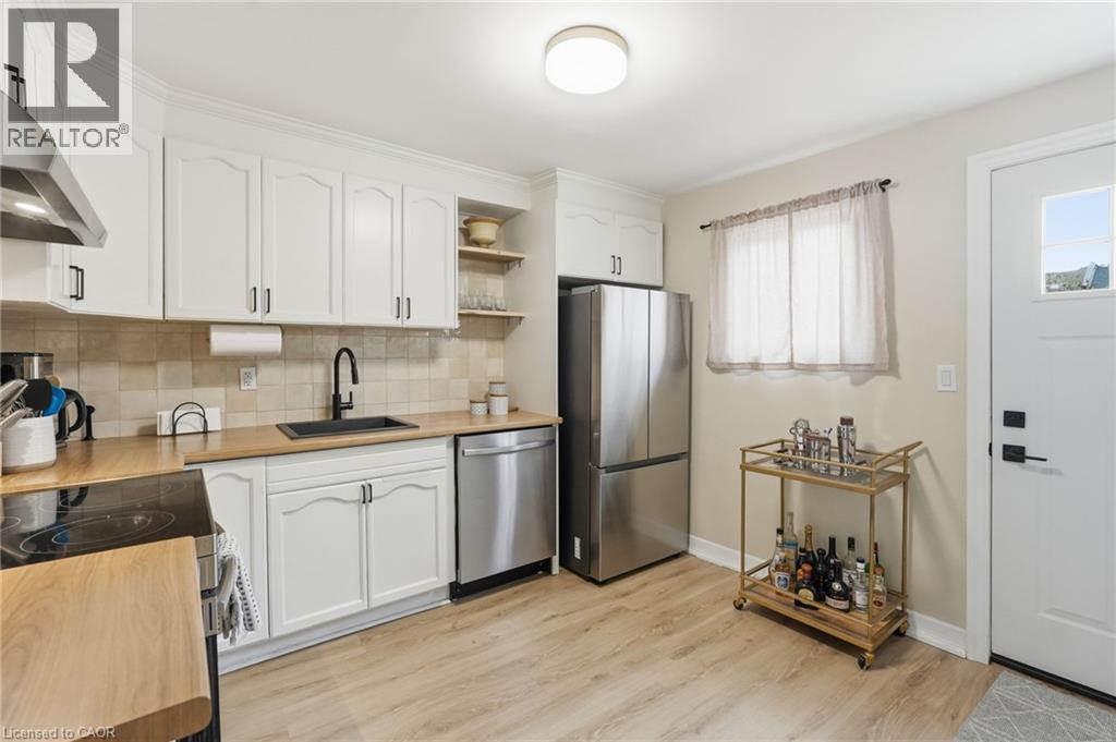 34 BAILLIE Street - 16