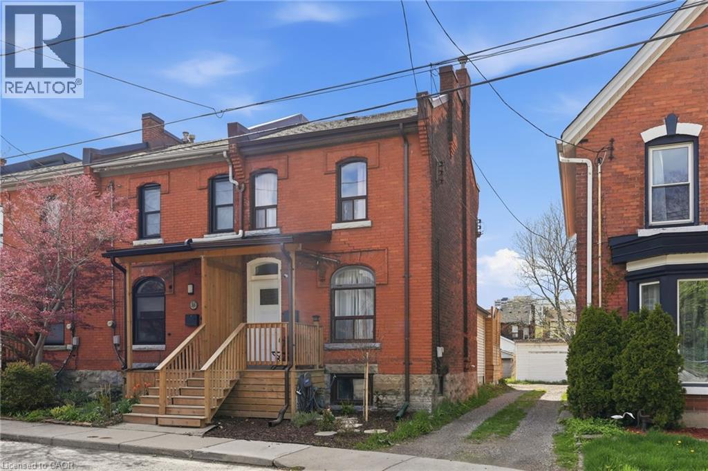 34 BAILLIE Street - 2