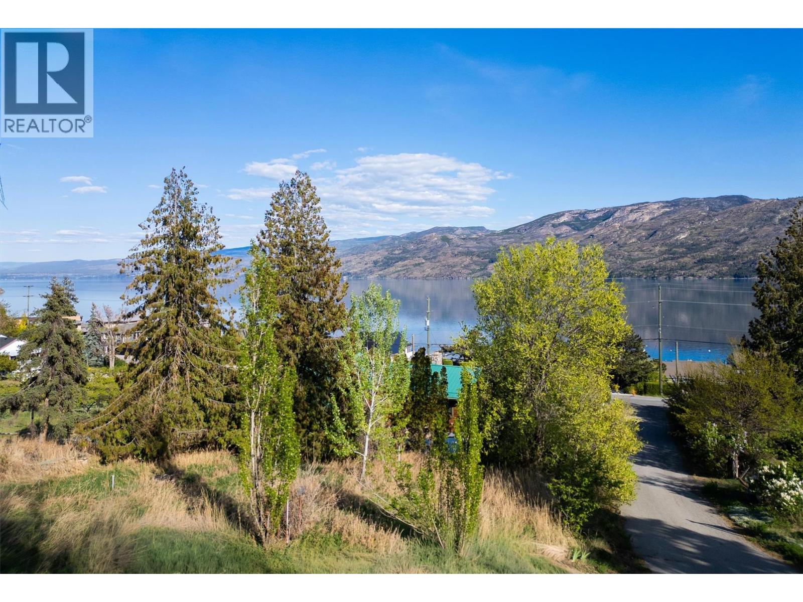 5281 Tailyour Lane, Peachland