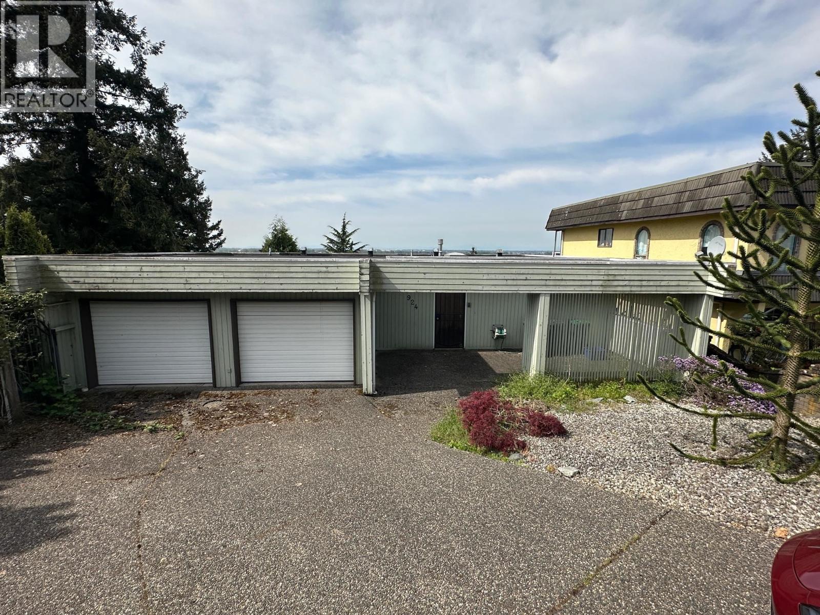924 LONDON PLACE