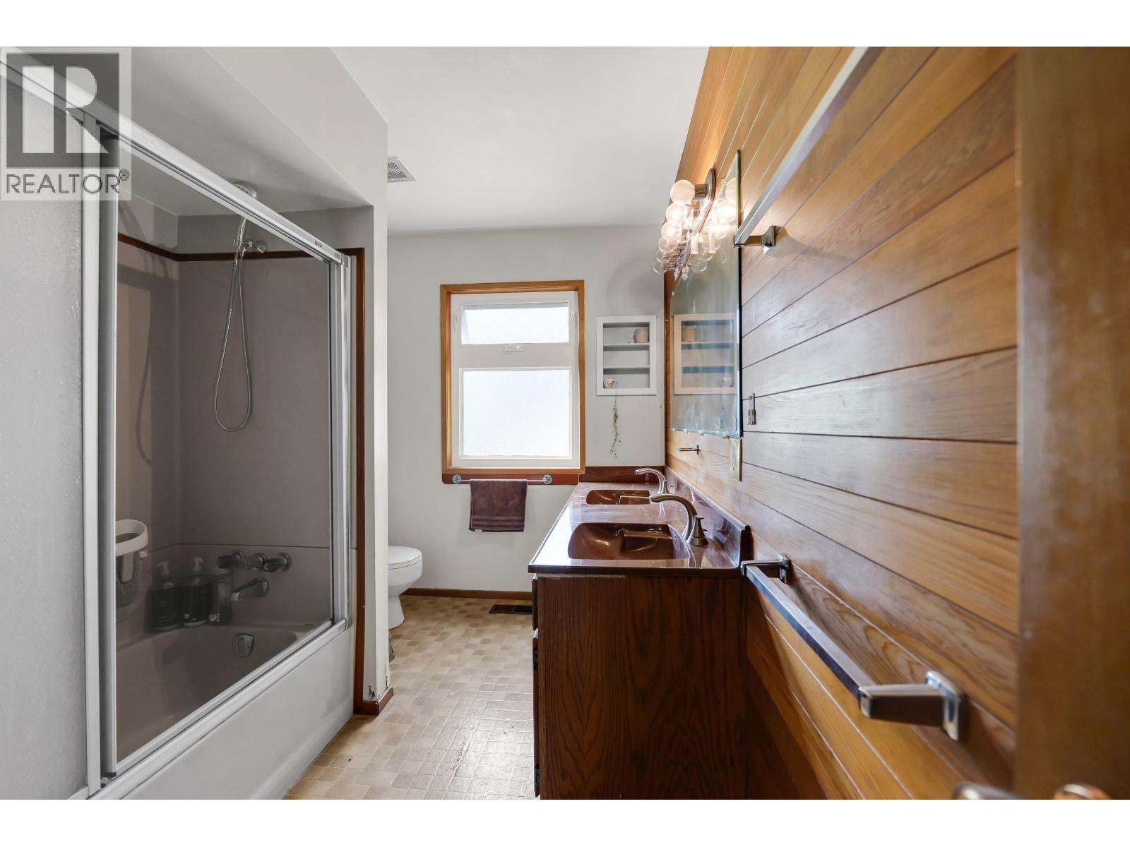 41750 COTTONWOOD ROAD, Squamish