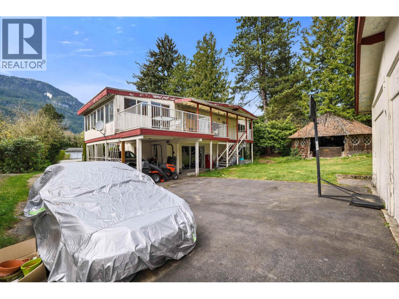41750 COTTONWOOD ROAD, Squamish