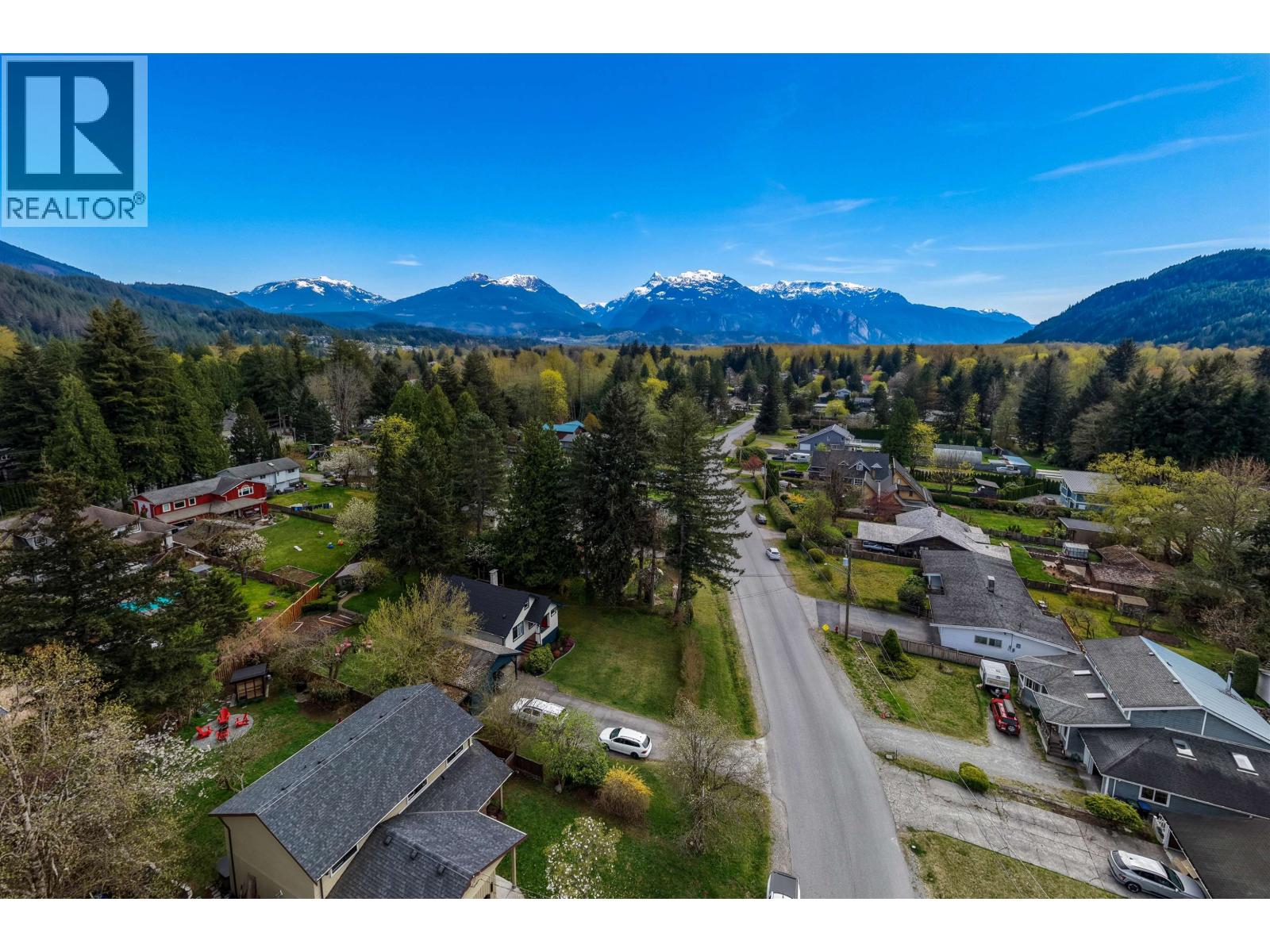 41750 COTTONWOOD ROAD, Squamish
