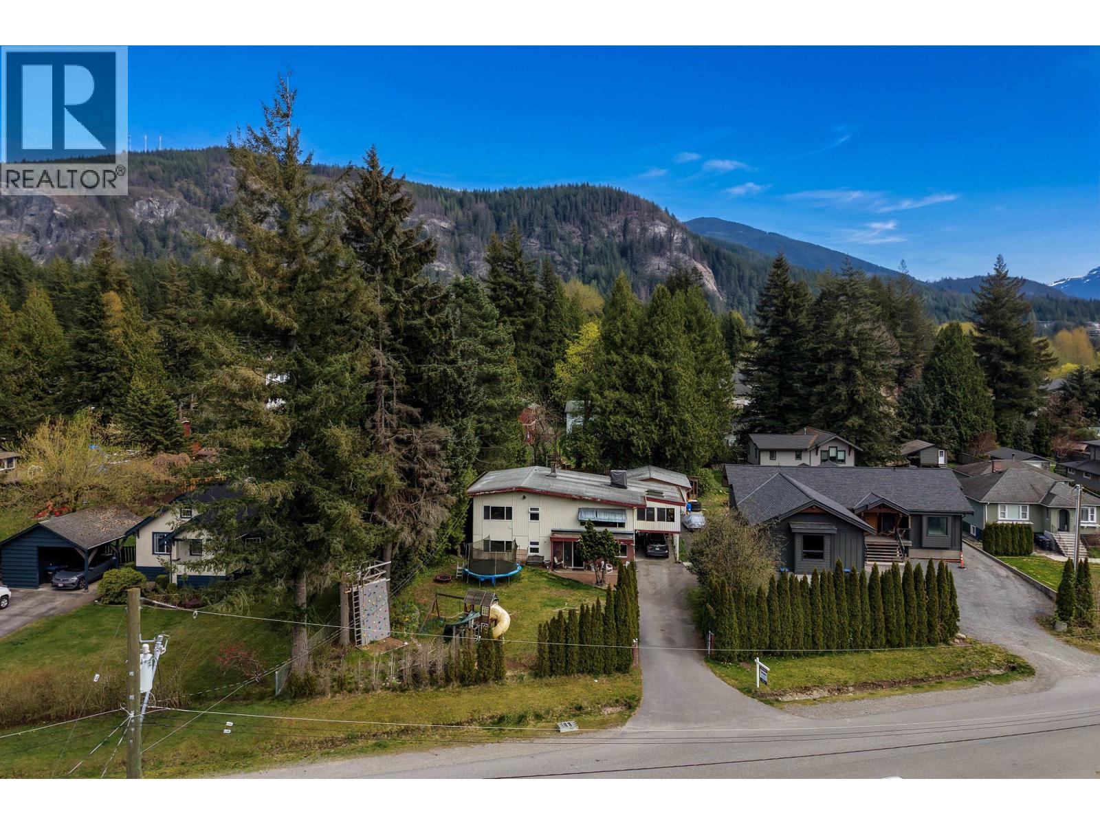41750 COTTONWOOD ROAD, Squamish