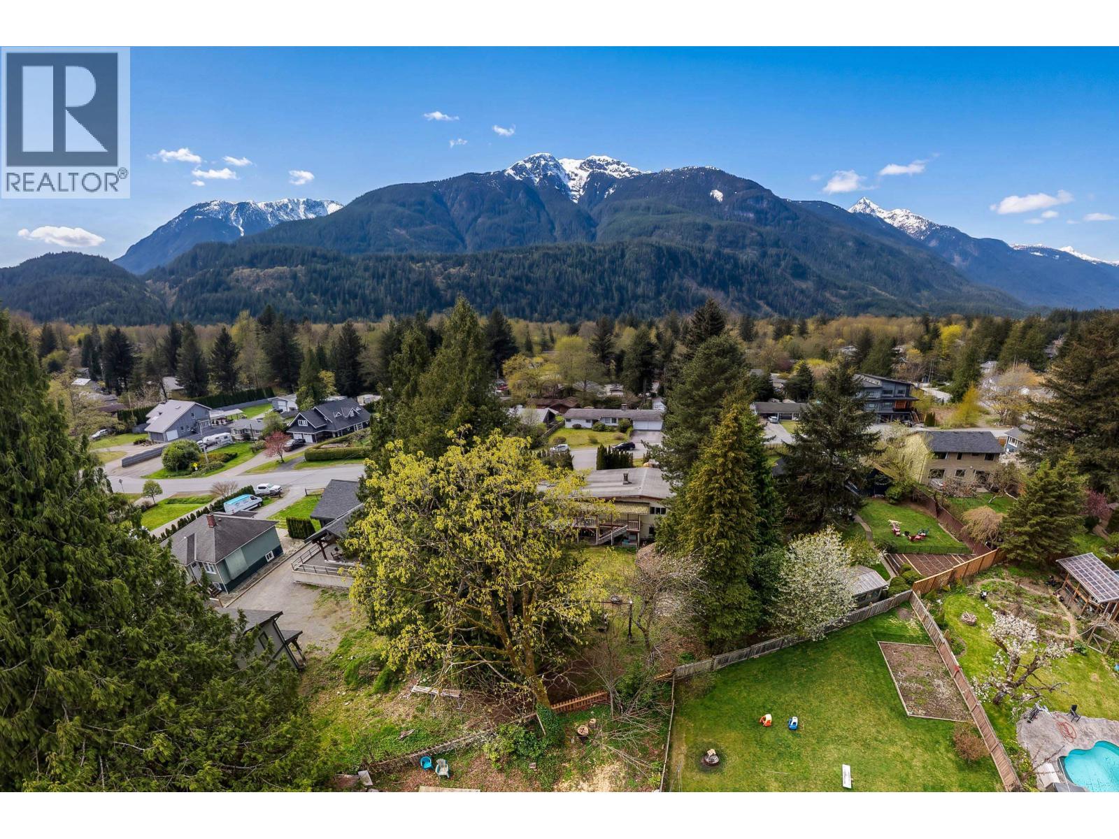 41750 COTTONWOOD ROAD, Squamish