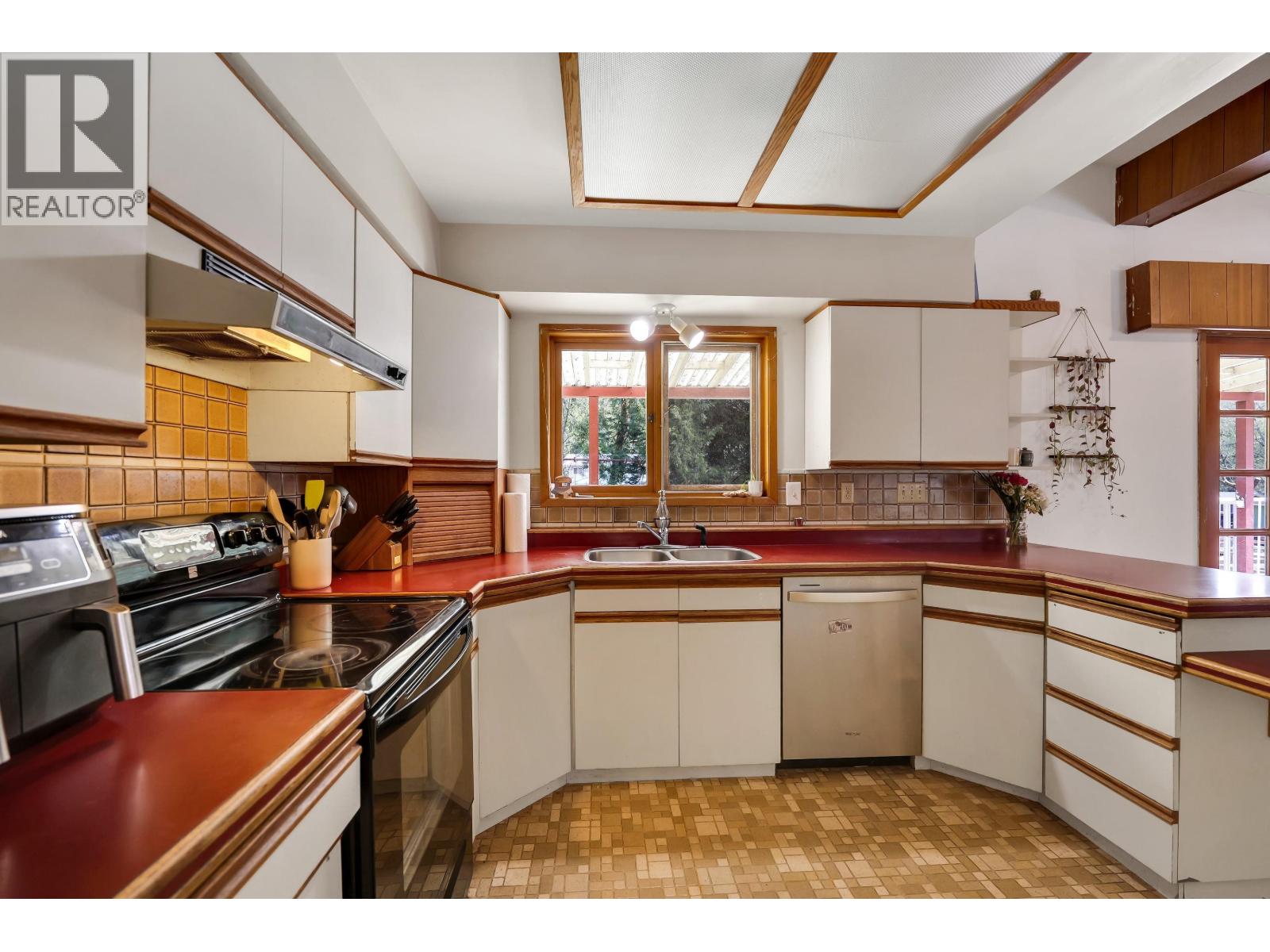 41750 COTTONWOOD ROAD, Squamish