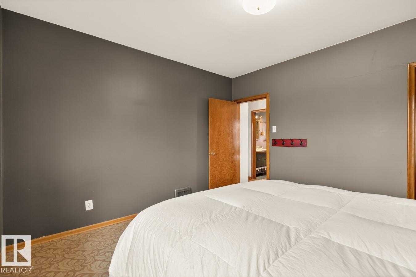12130 60 ST NW, Edmonton