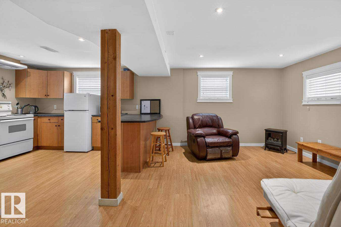 12130 60 ST NW, Edmonton