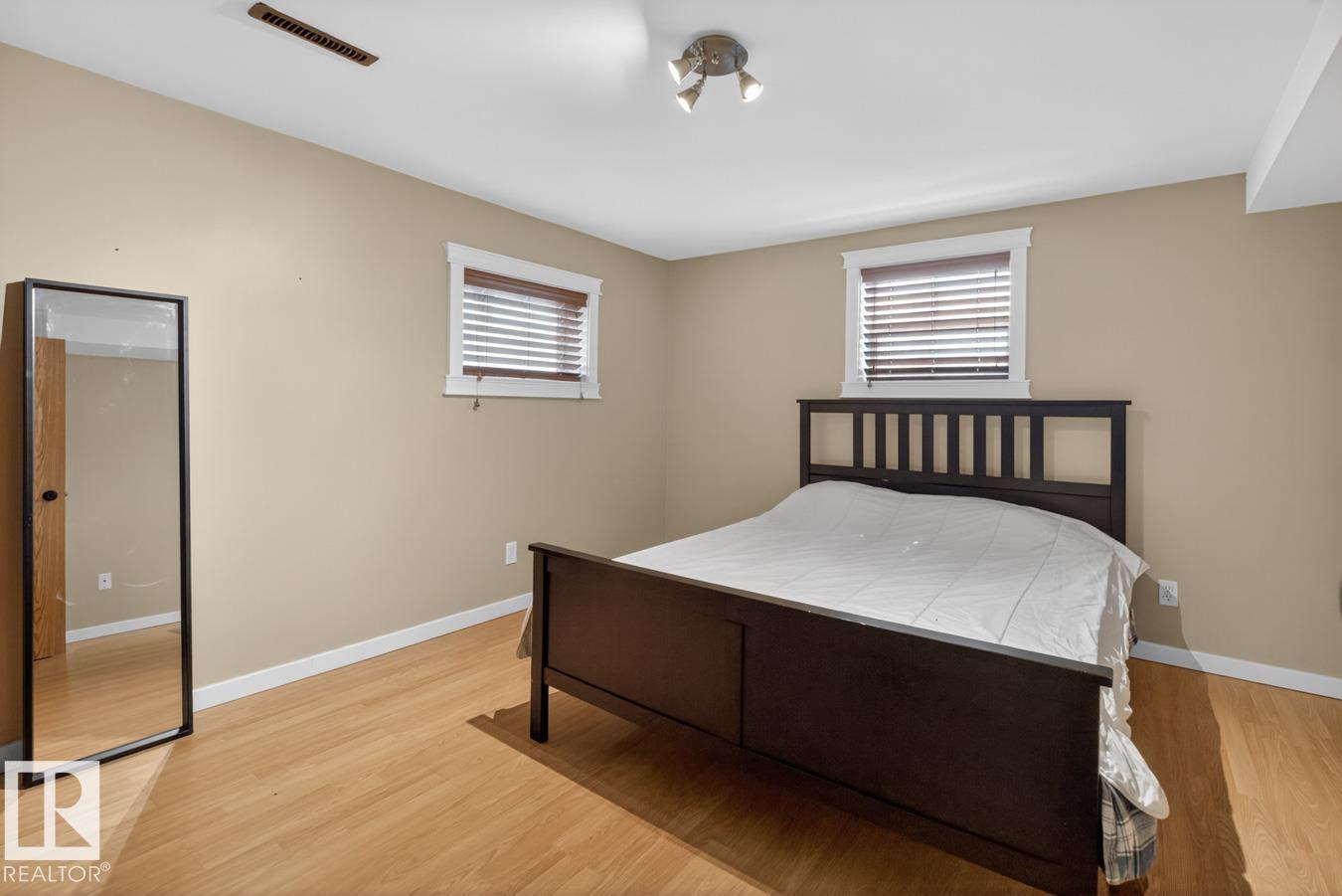 12130 60 ST NW, Edmonton