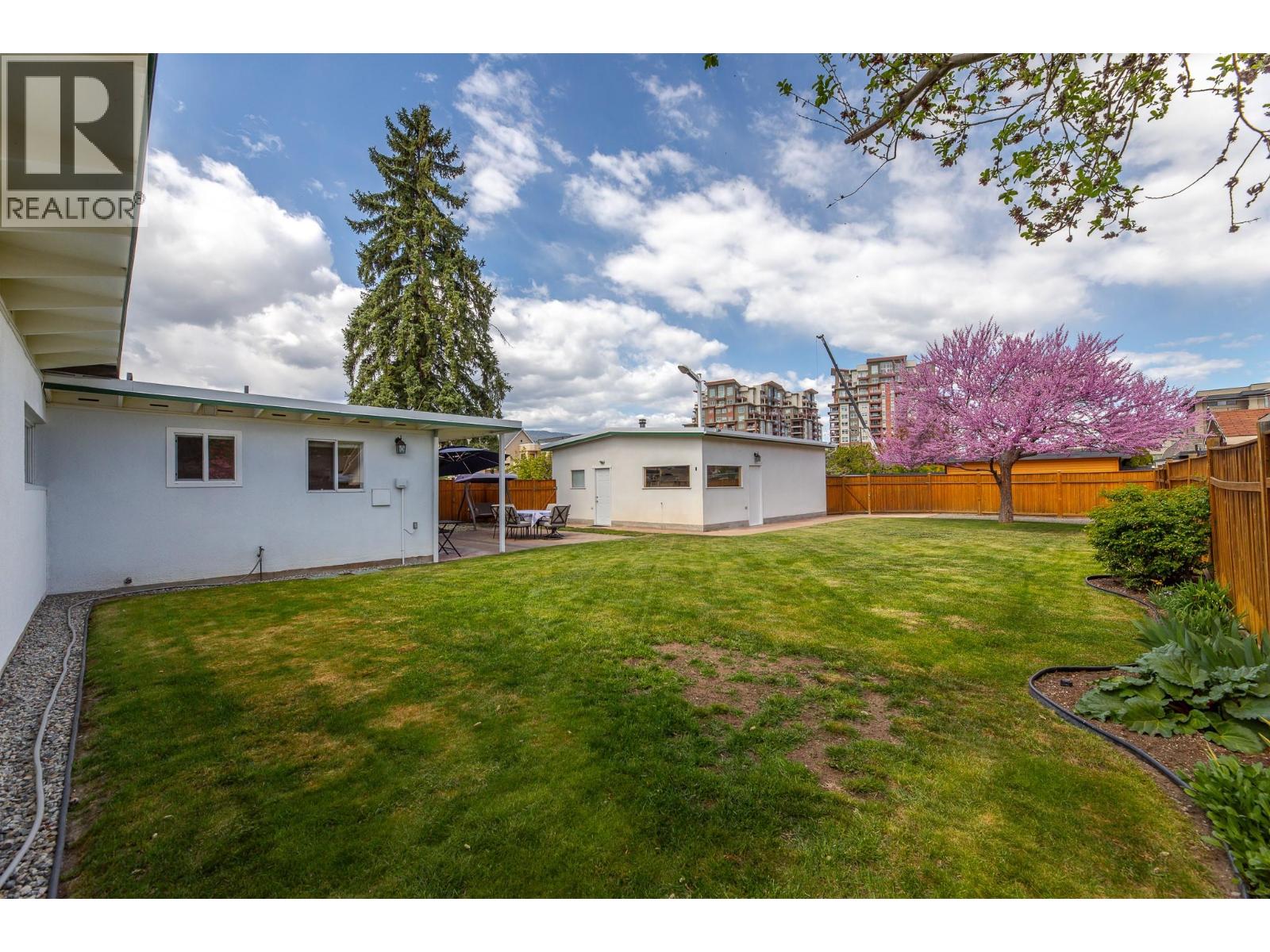 217 Lee Avenue - 28