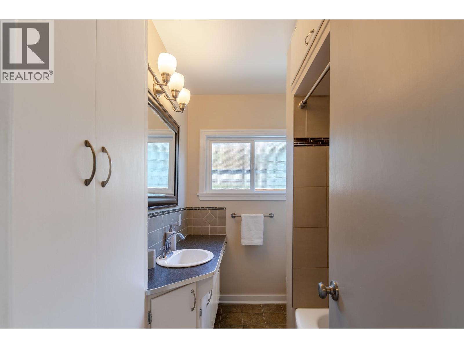217 Lee Avenue - 16