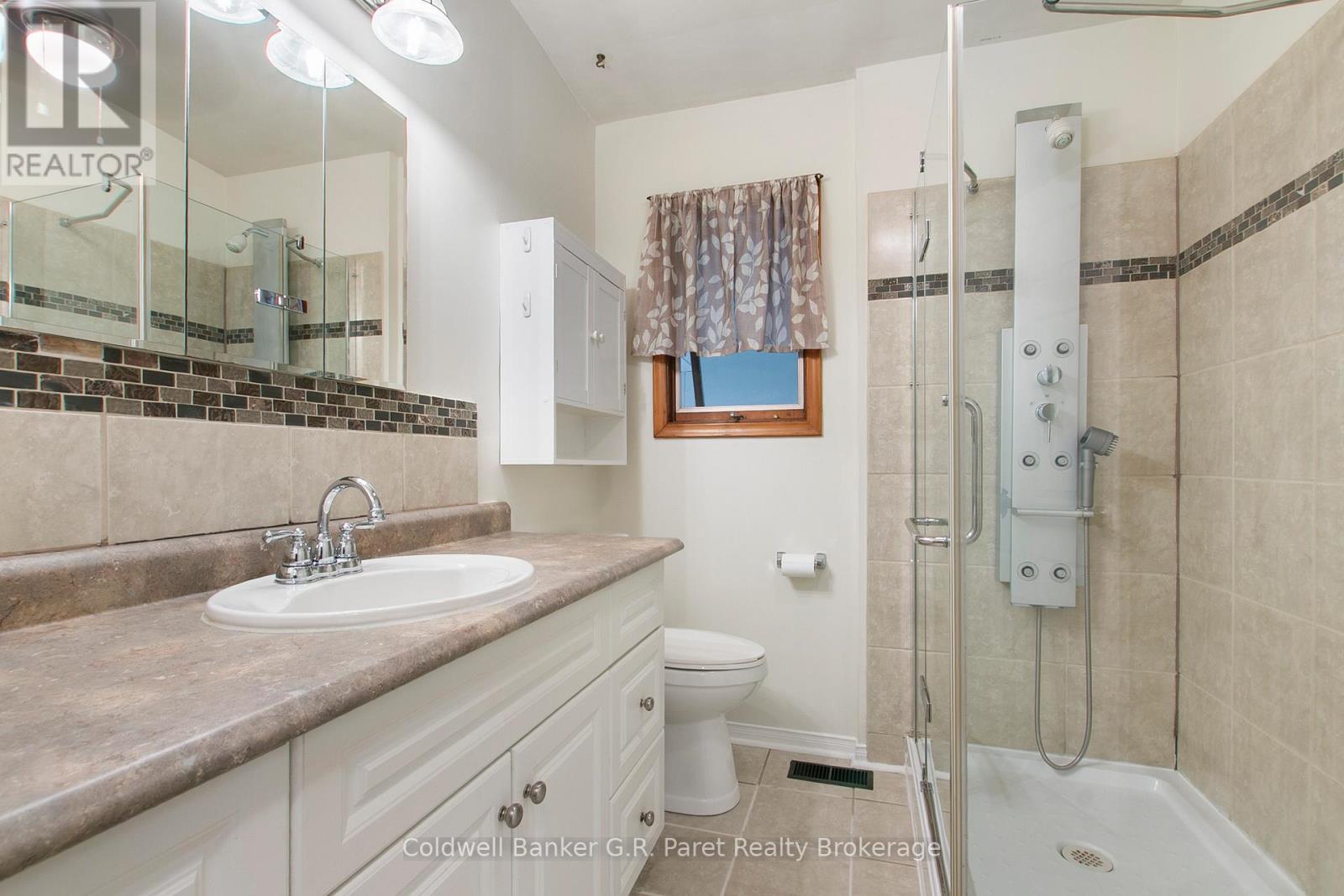 105 QUEEN STREET - 13