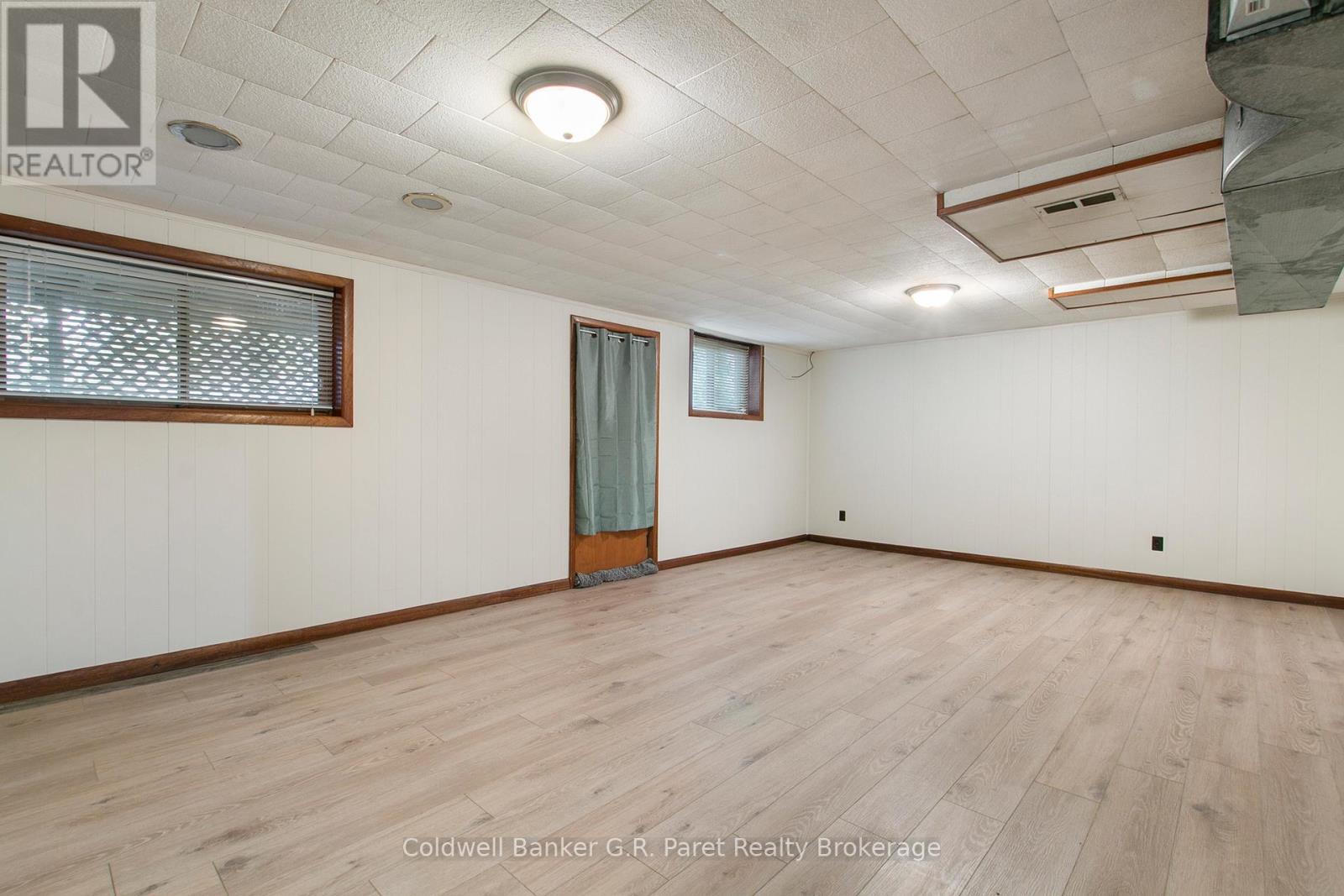 105 QUEEN STREET - 14