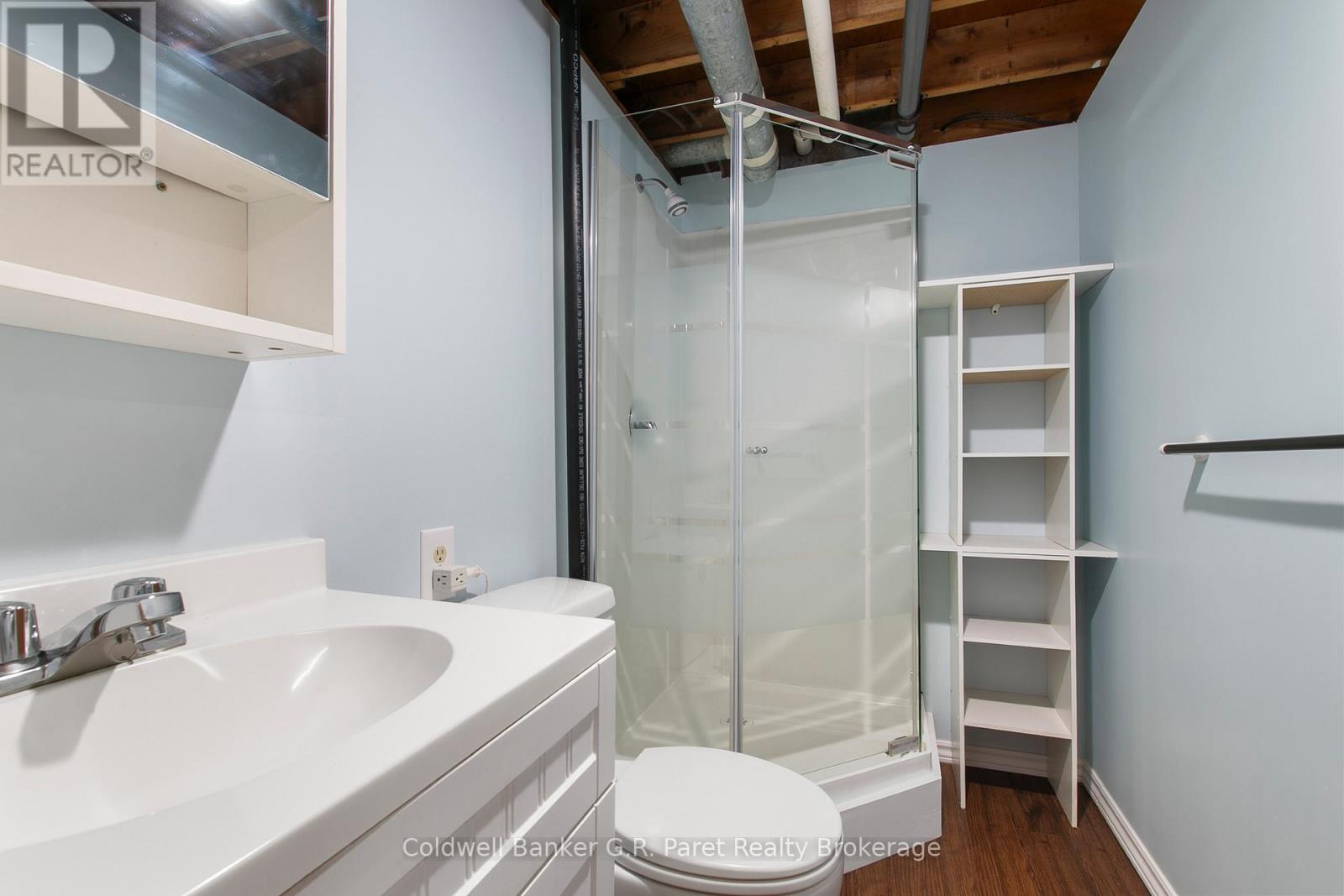 105 QUEEN STREET - 18