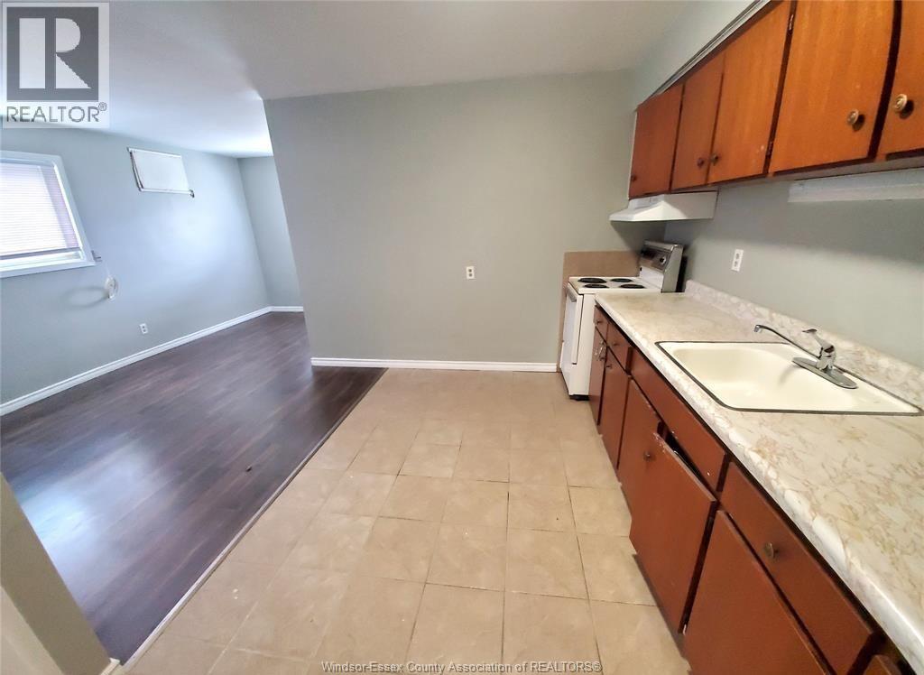 3186 WYANDOTTE STREET Unit# 4, Windsor, Ontario, N8X1X6 — Photo 3