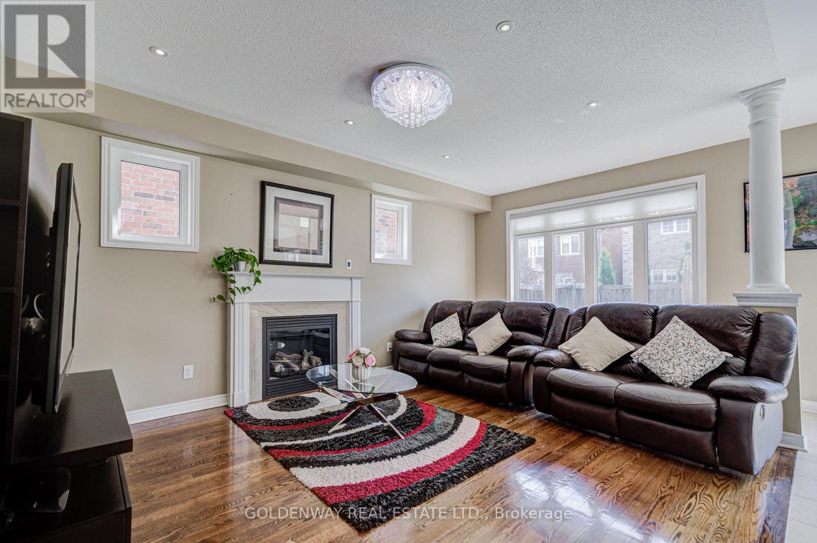 9 DUKE OF CORNWALL DRIVE - 10