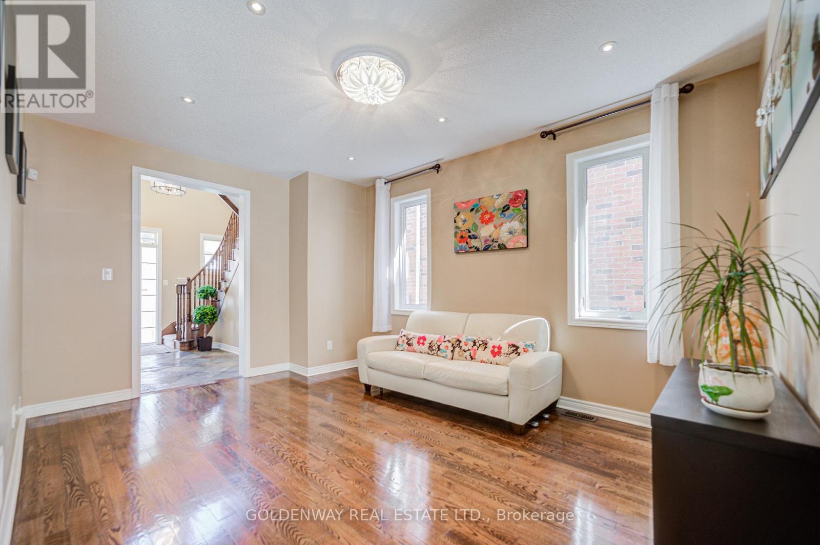 9 DUKE OF CORNWALL DRIVE - 11