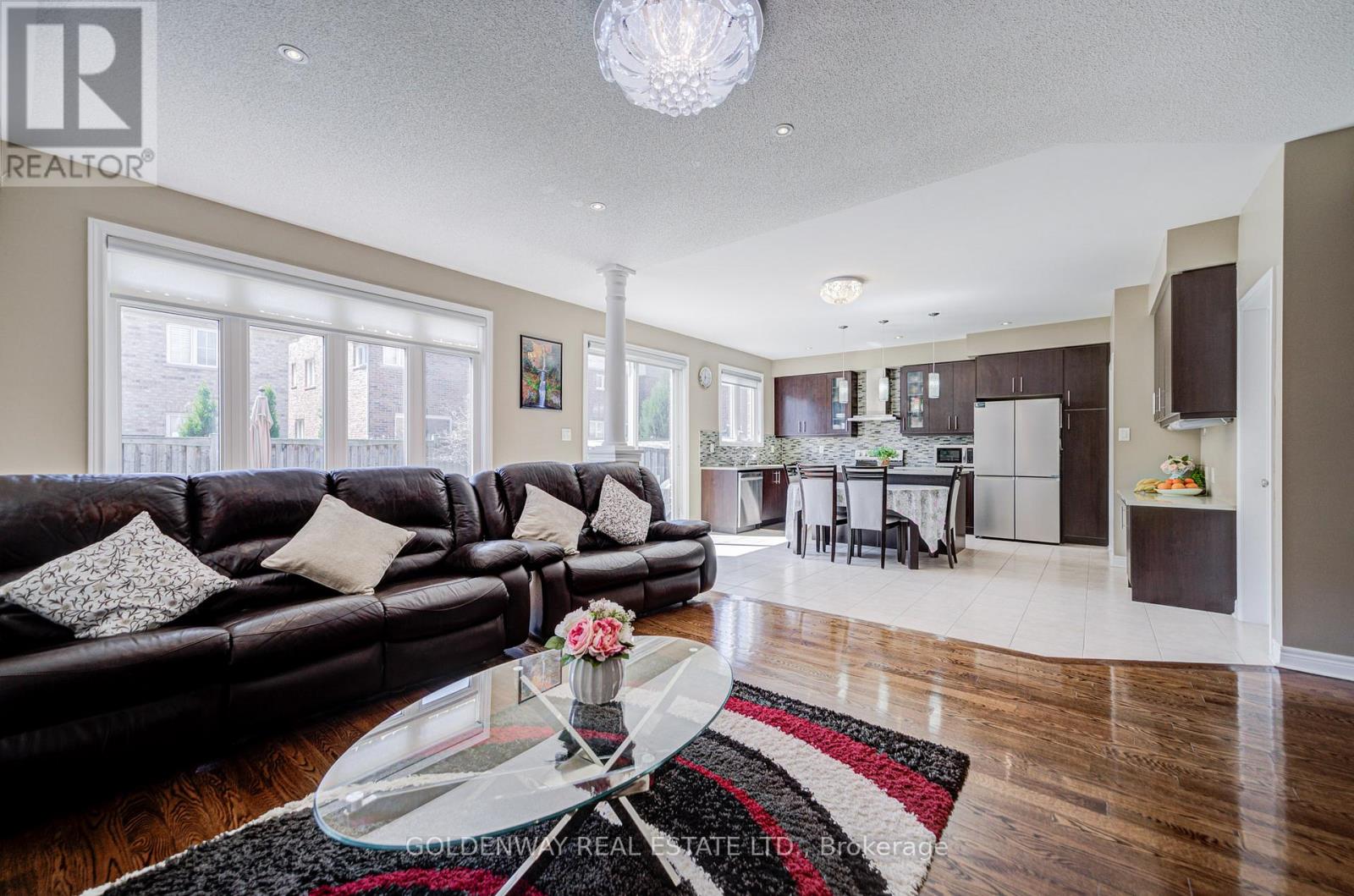 9 DUKE OF CORNWALL DRIVE - 13