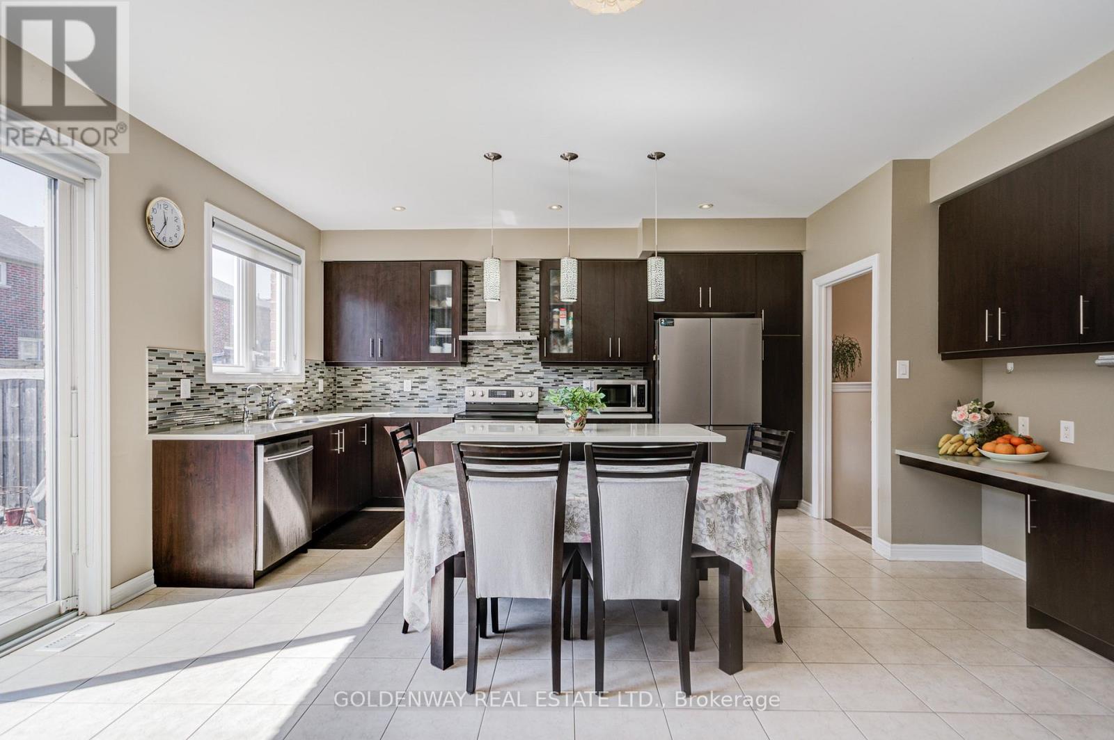 9 DUKE OF CORNWALL DRIVE - 14