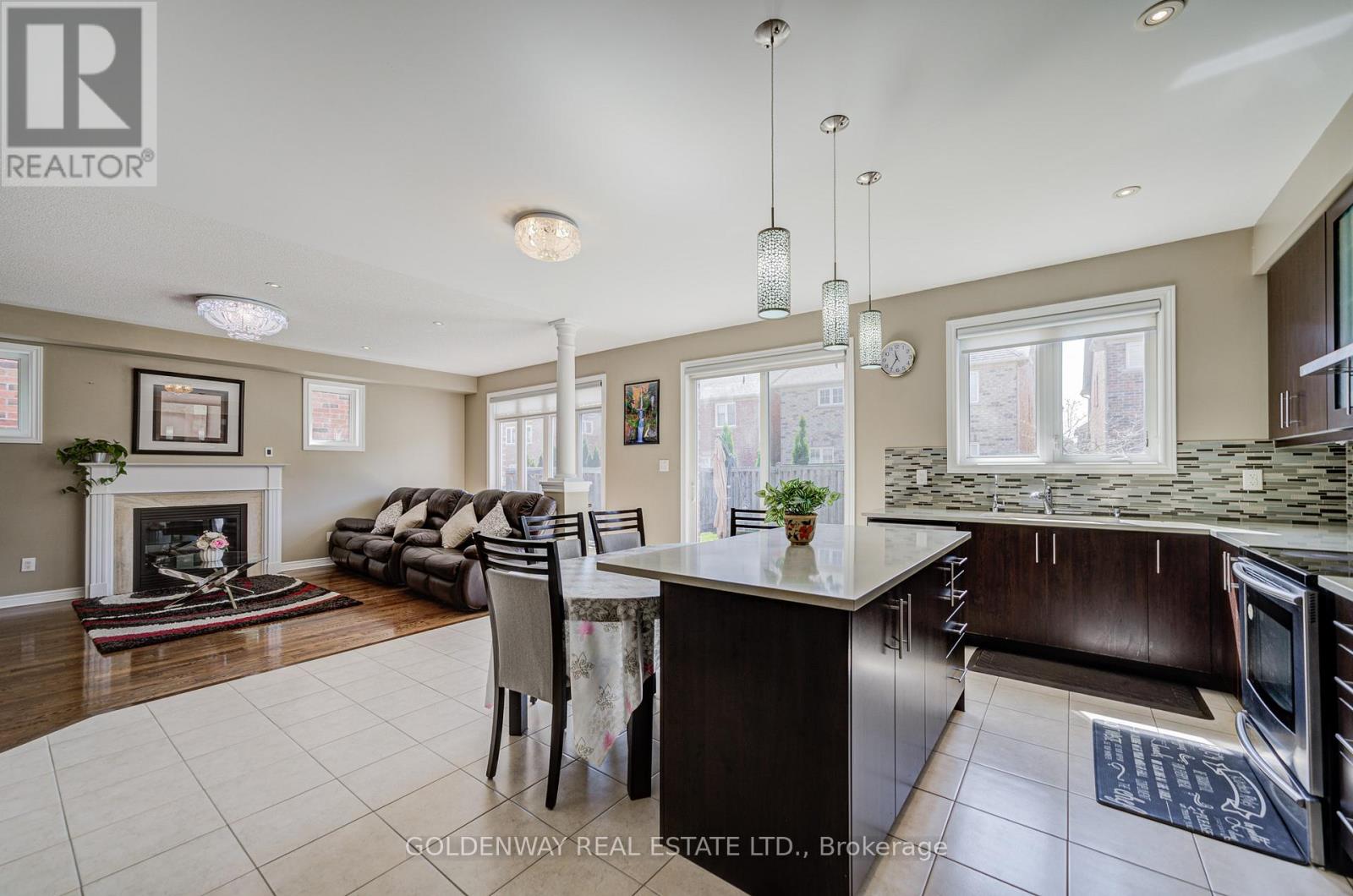 9 DUKE OF CORNWALL DRIVE - 16