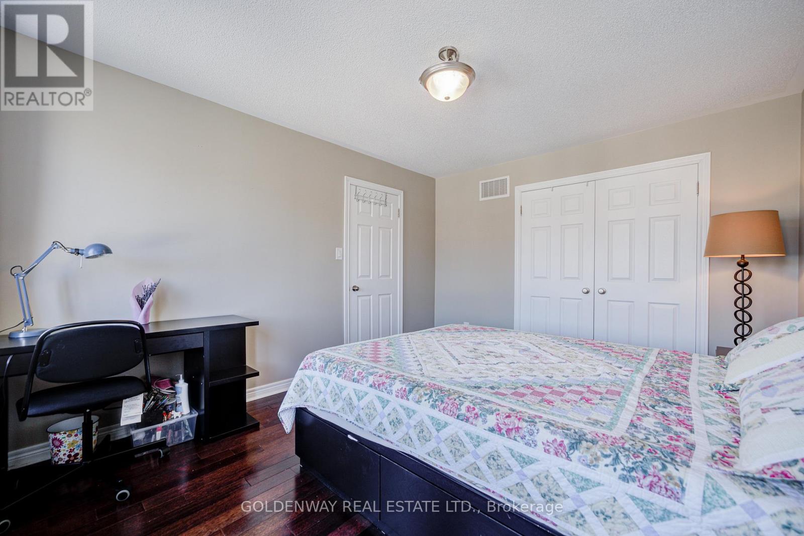 9 DUKE OF CORNWALL DRIVE - 25