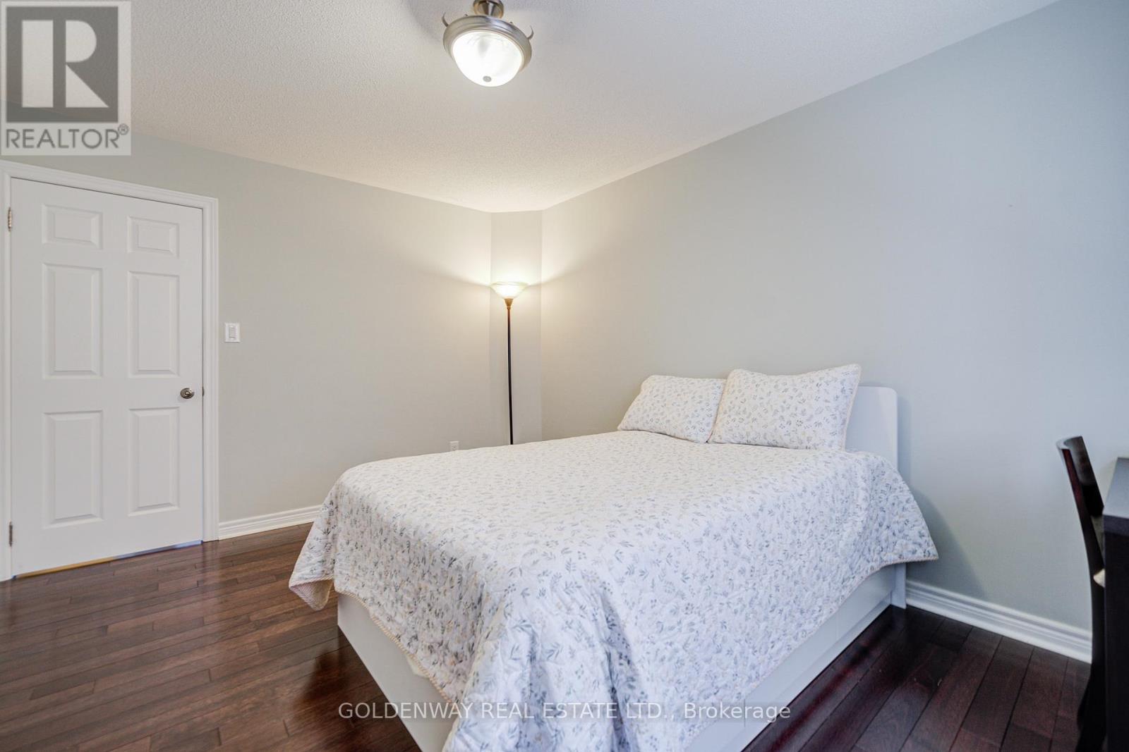 9 DUKE OF CORNWALL DRIVE - 27