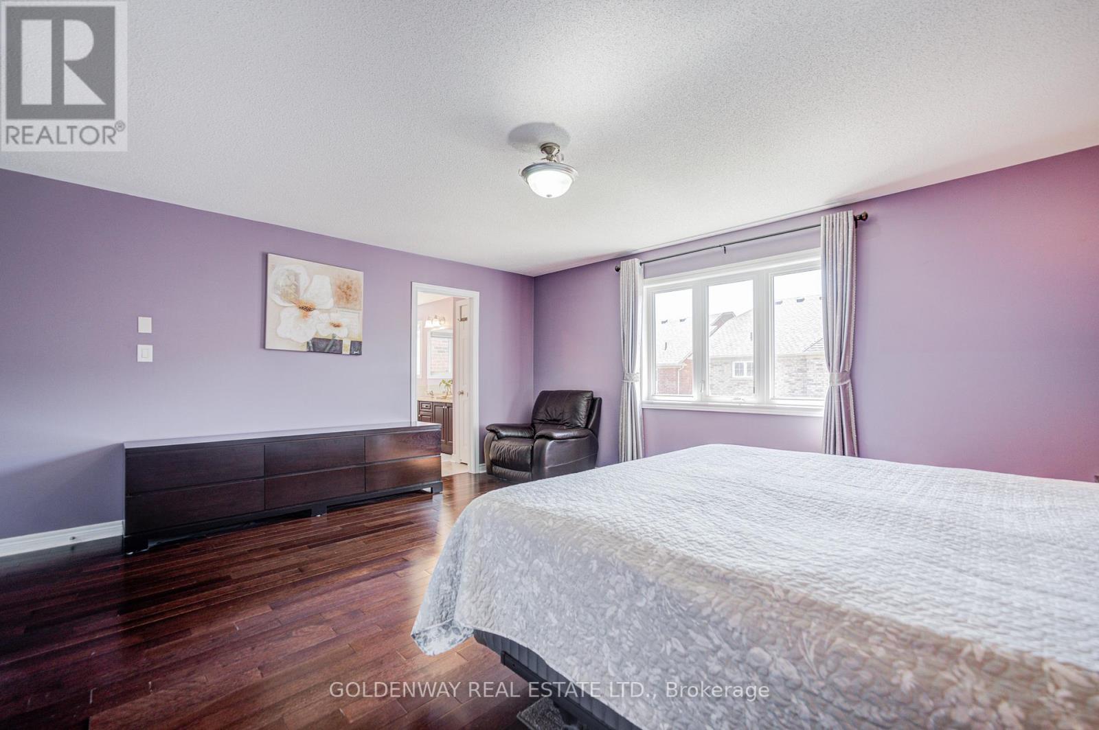 9 DUKE OF CORNWALL DRIVE - 33