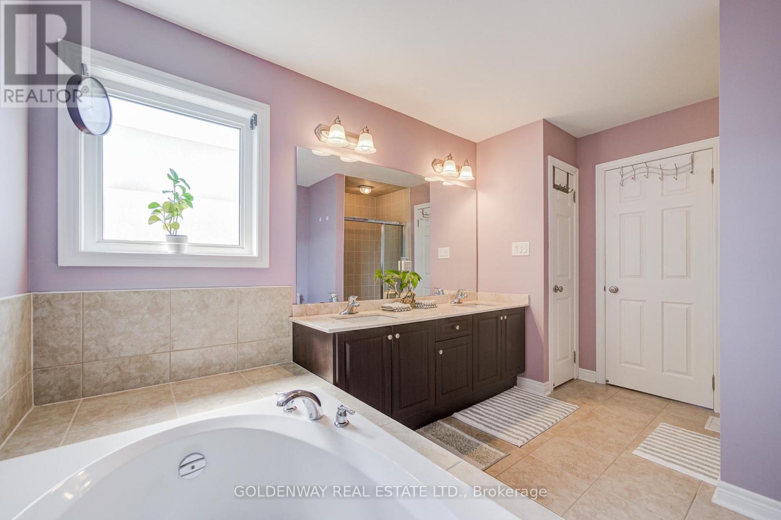 9 DUKE OF CORNWALL DRIVE - 36