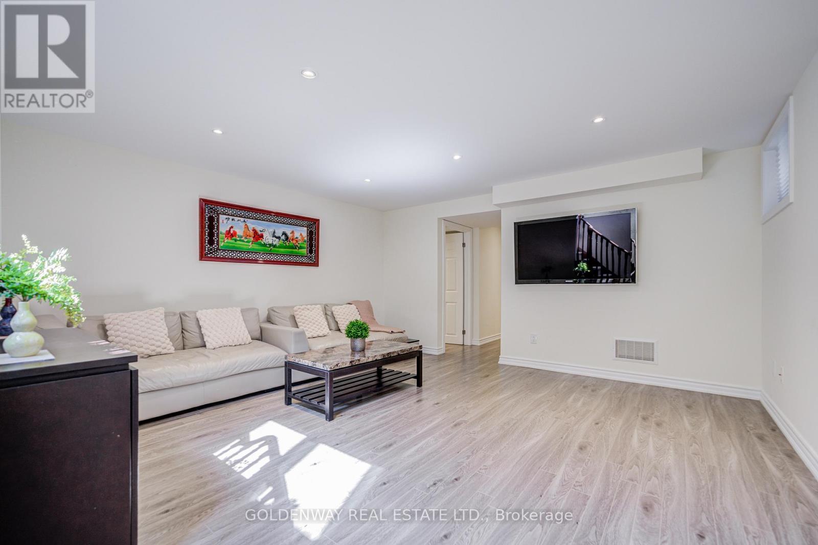 9 DUKE OF CORNWALL DRIVE - 39
