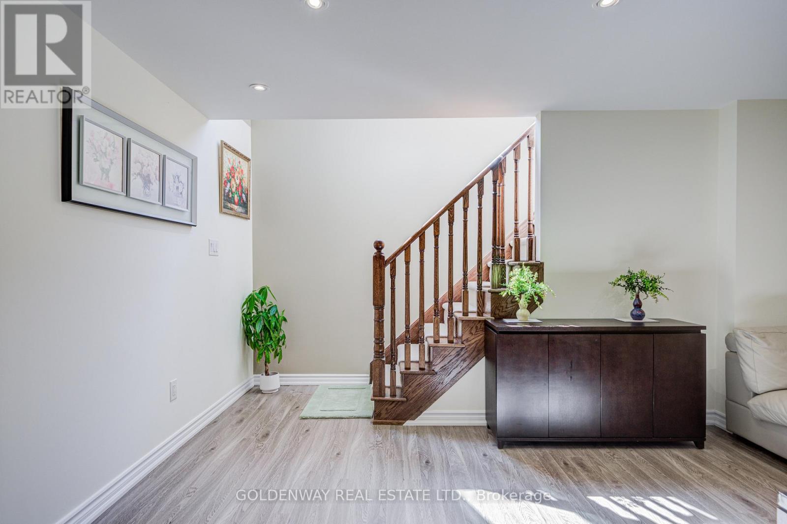 9 DUKE OF CORNWALL DRIVE - 42