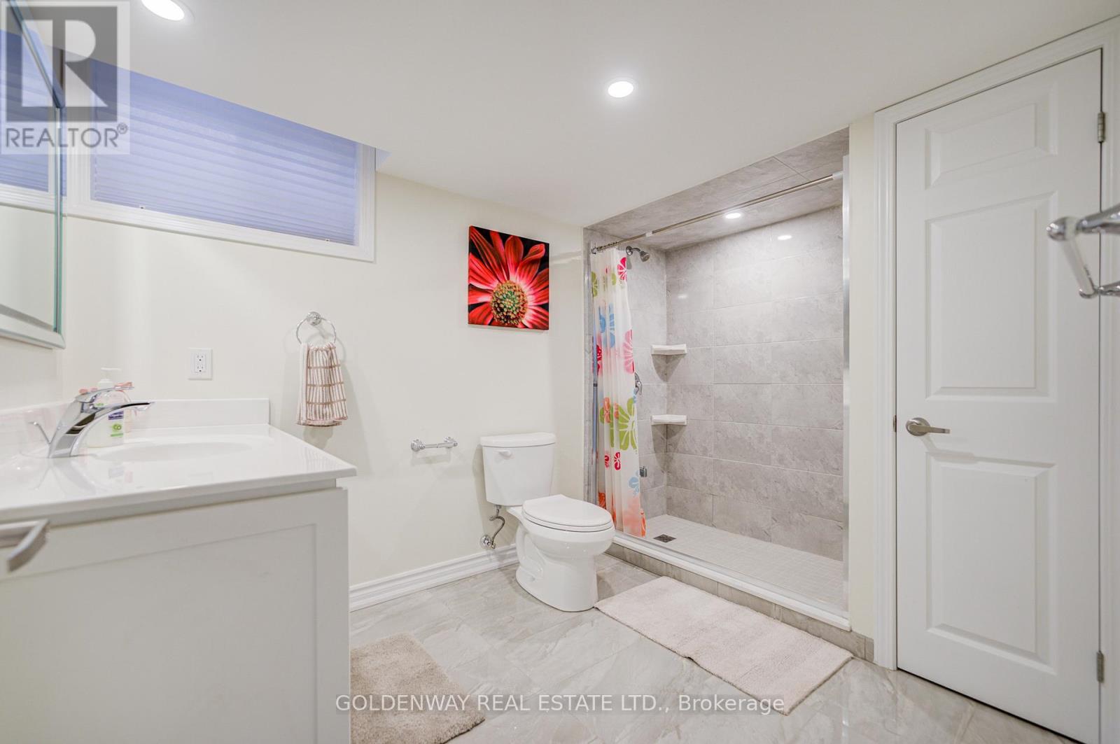 9 DUKE OF CORNWALL DRIVE - 45