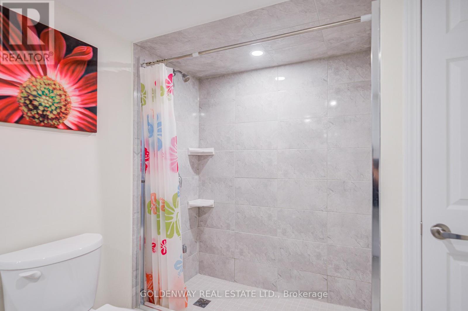 9 DUKE OF CORNWALL DRIVE - 46