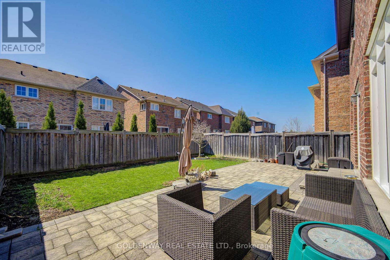 9 DUKE OF CORNWALL DRIVE - 48