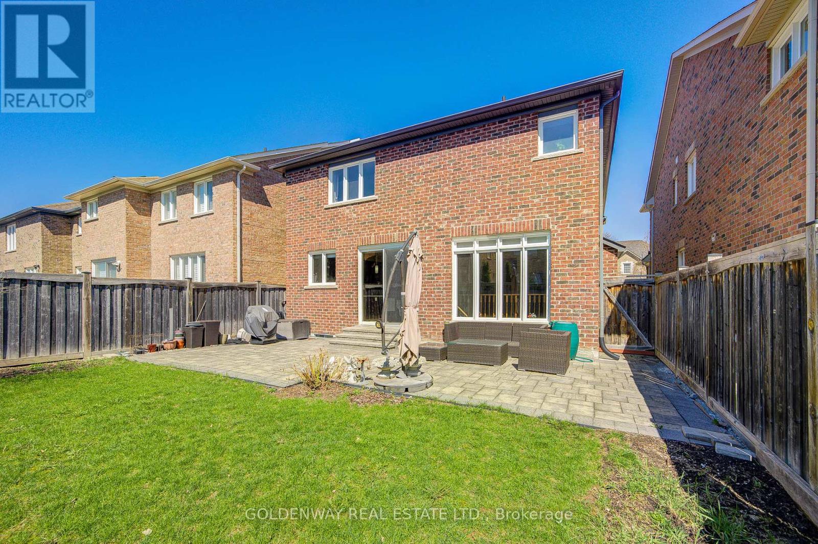 9 DUKE OF CORNWALL DRIVE - 49