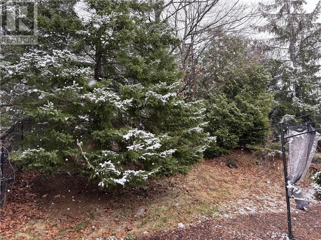 1400 Magnolia Boulevard, Sudbury, Ontario, P3A4V2 — Photo 2
