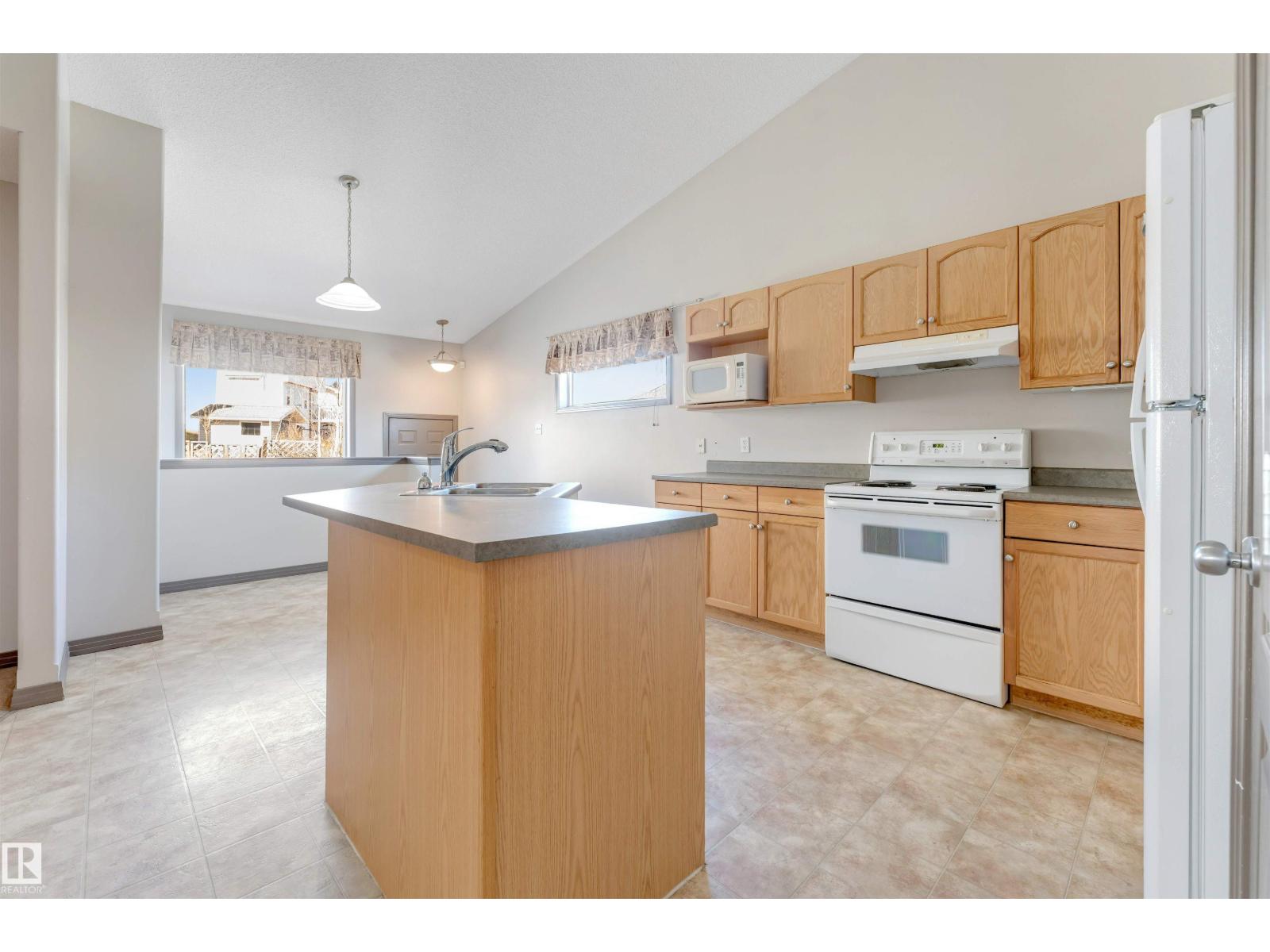 4812 148 AV NW - 13