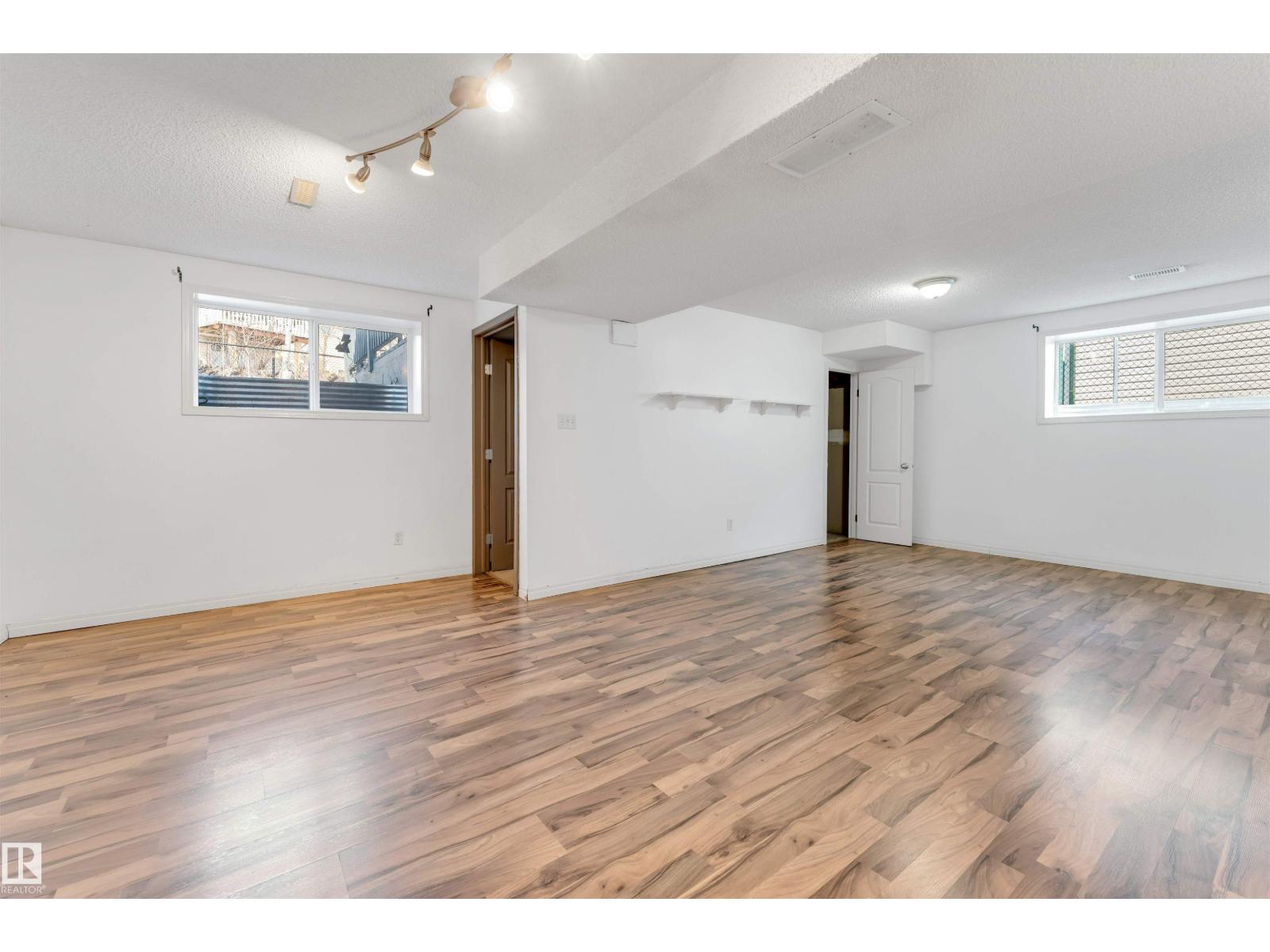 4812 148 AV NW - 29