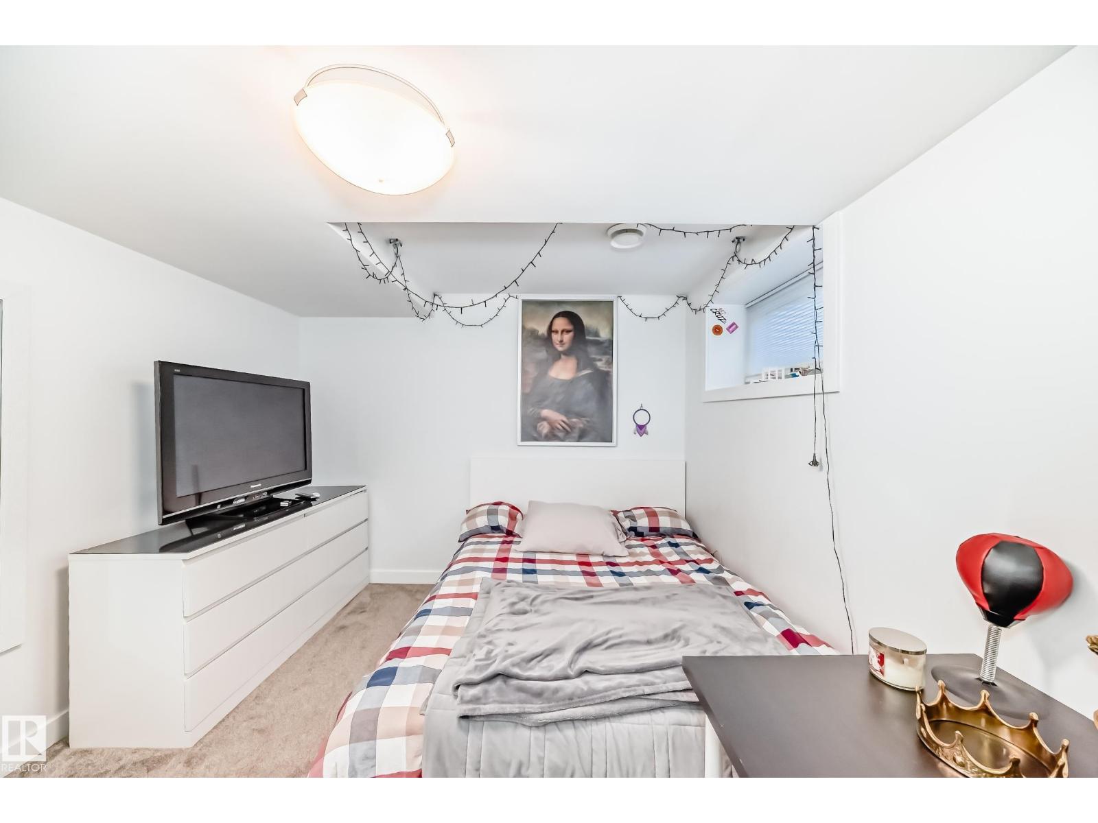 14812 98 AV NW - 21