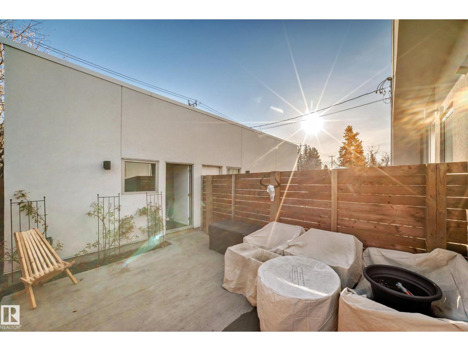 14812 98 AV NW - 29
