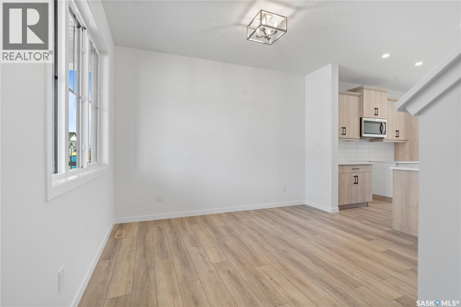 3151 Bowen STREET - Image 2