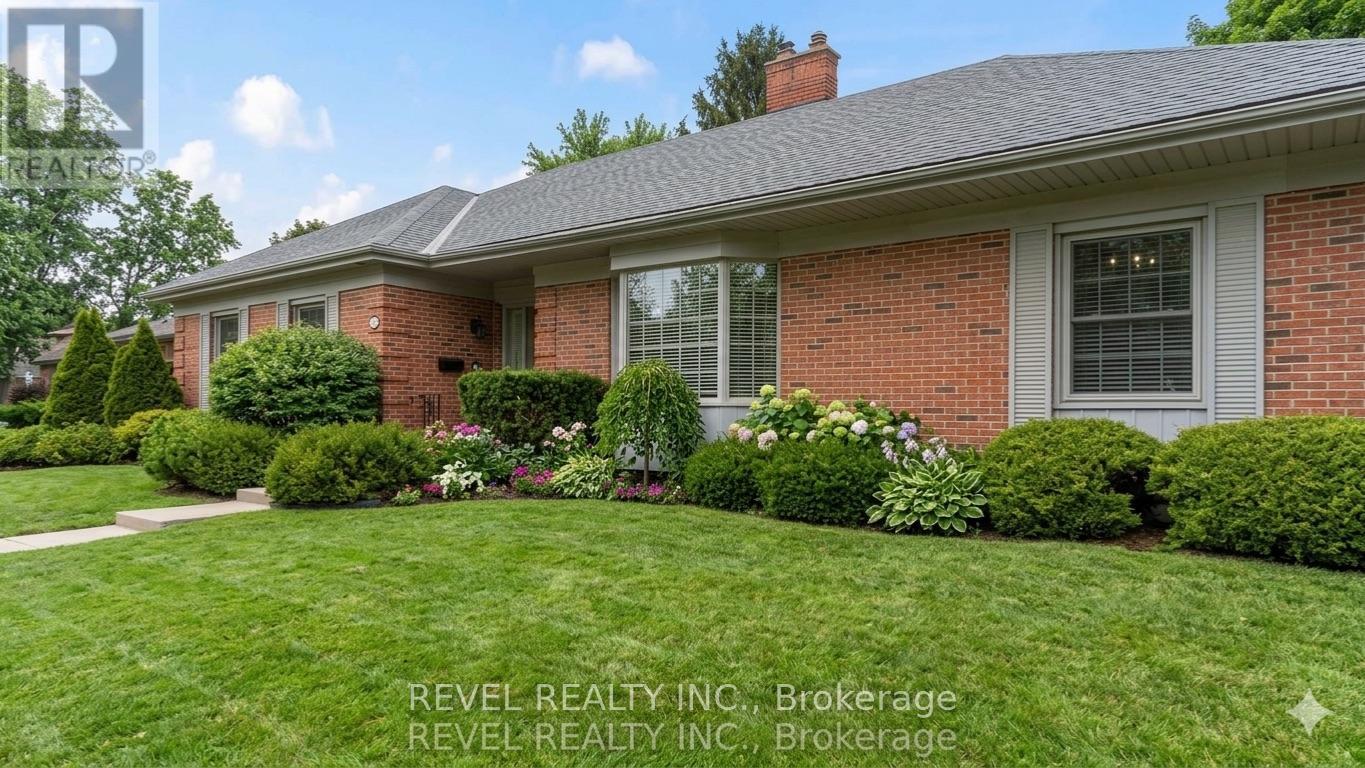 11 TALLWOOD CIRCLE - Image 2