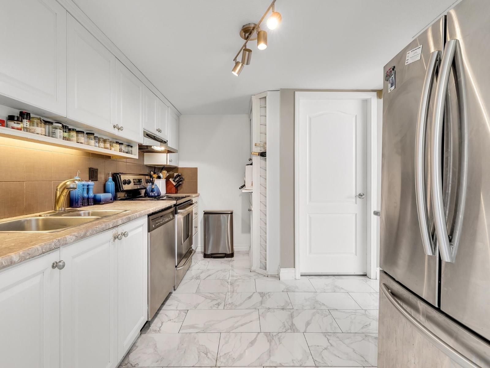 101 1225 MERKLIN STREET, White Rock