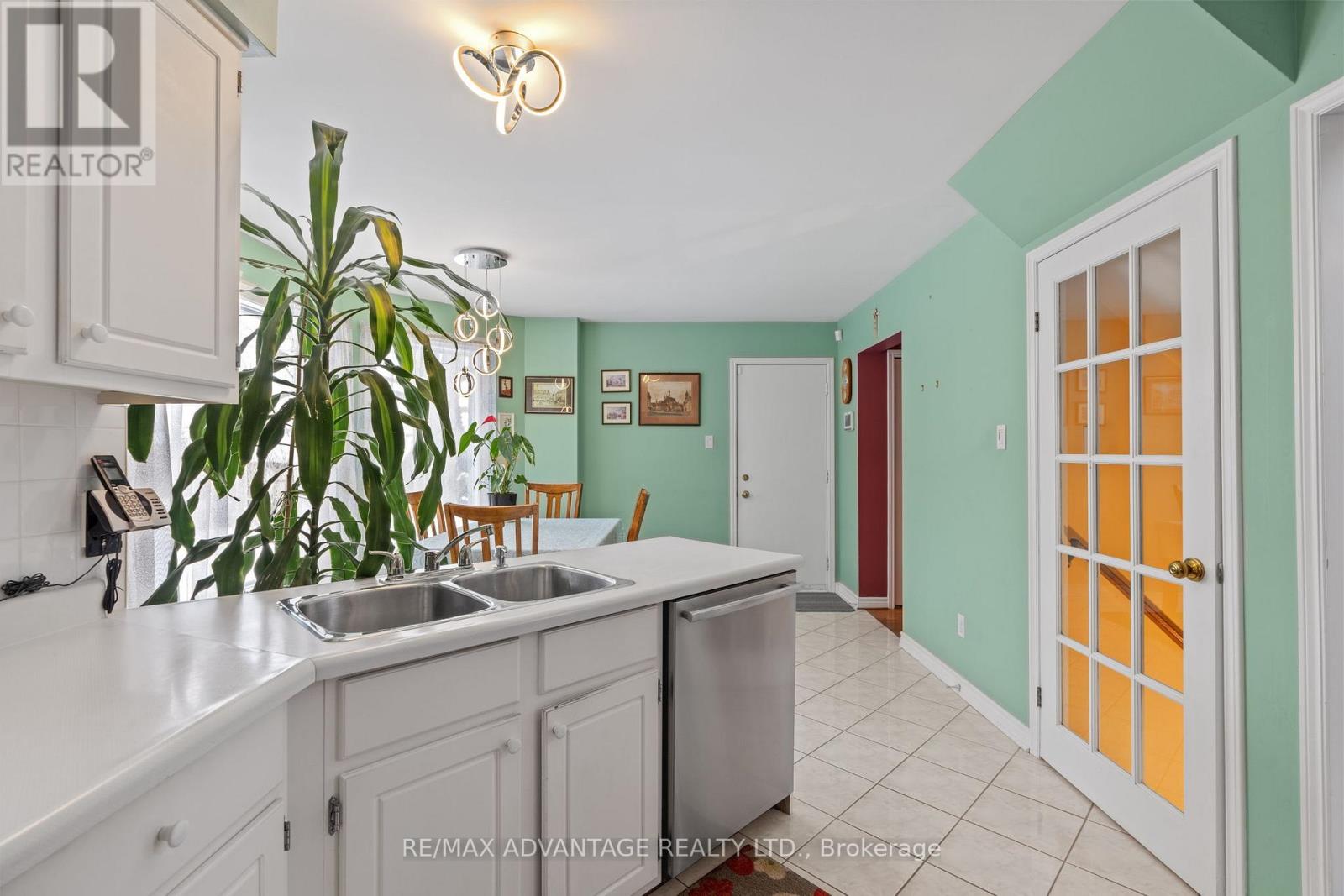 122 BARRYDALE CRESCENT - 10