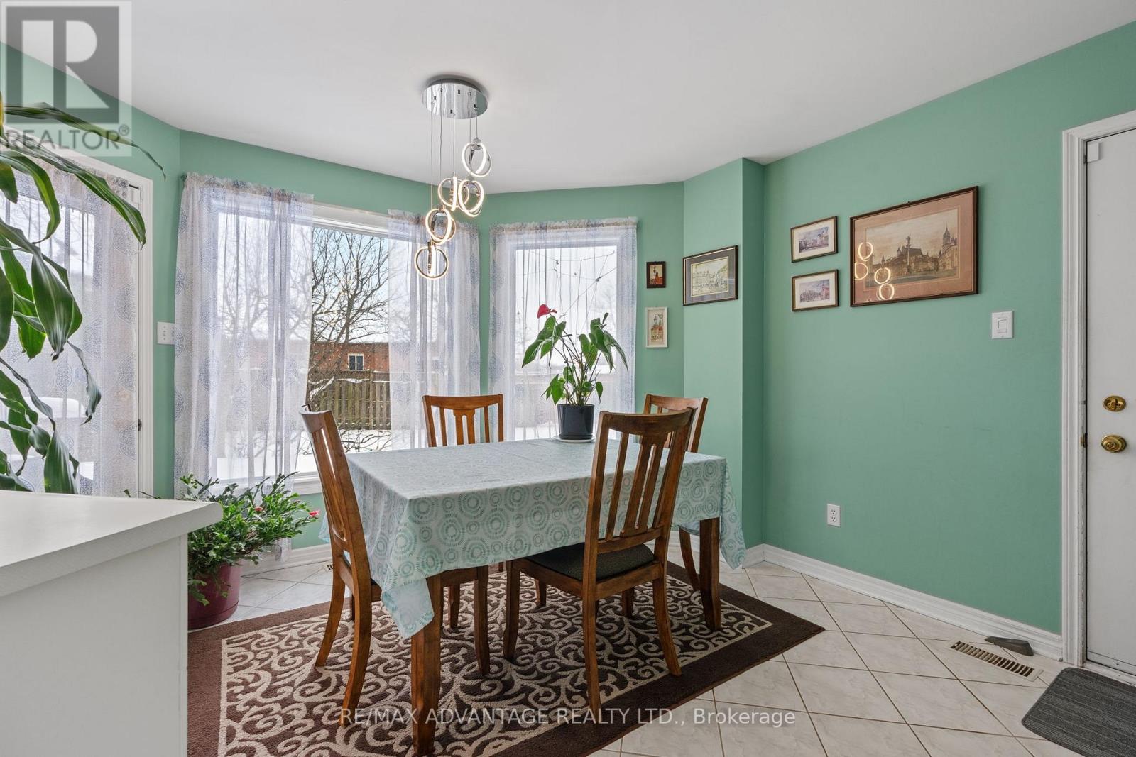 122 BARRYDALE CRESCENT - 12