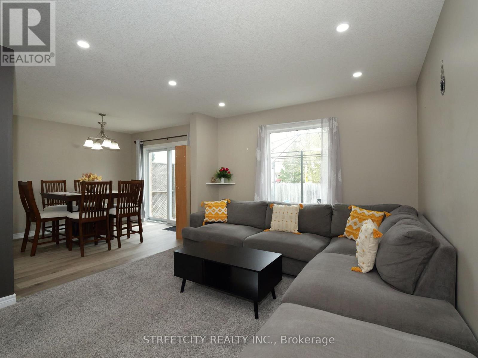 97 GREGORY CRESCENT - 12