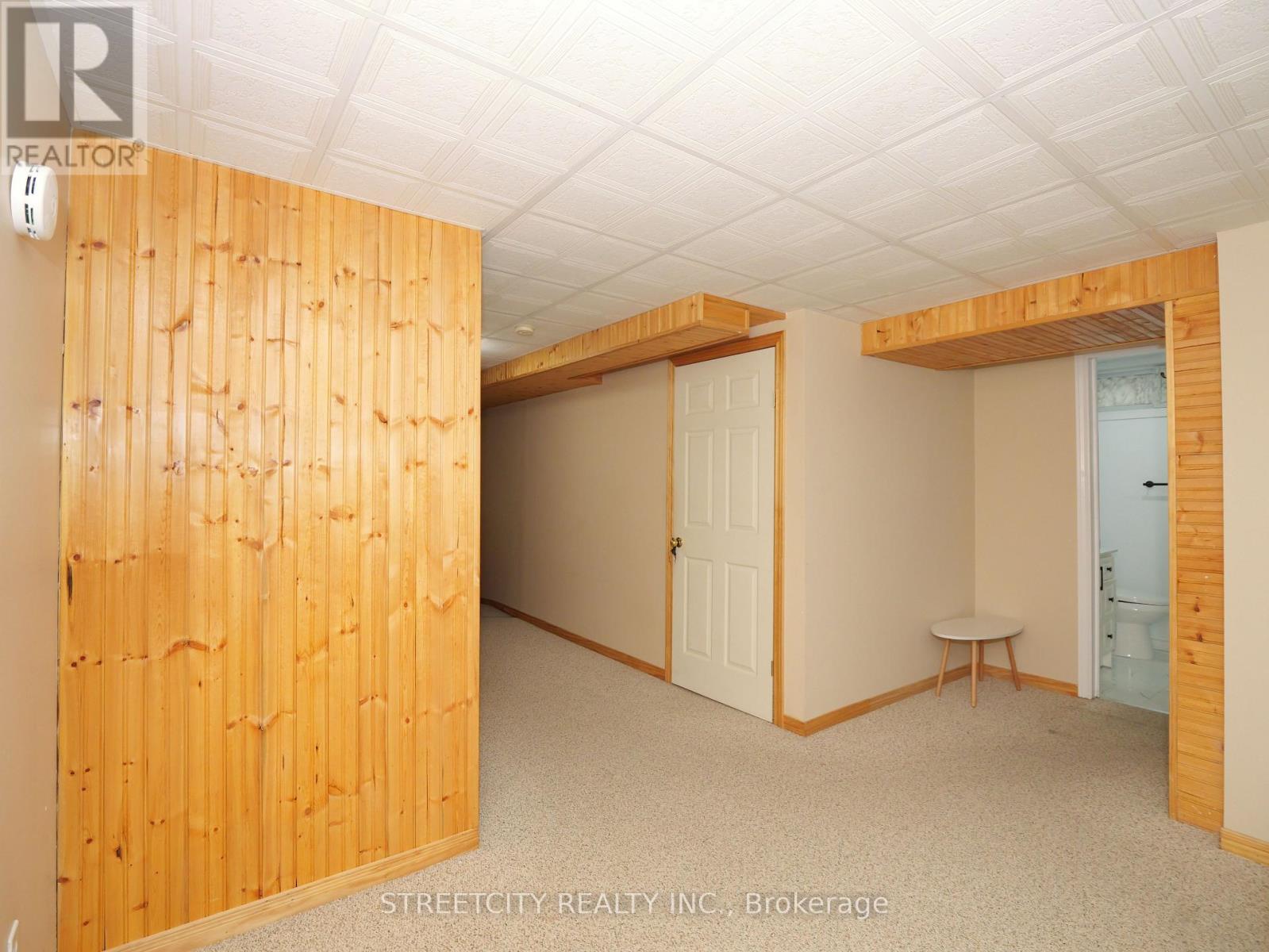 97 GREGORY CRESCENT - 36