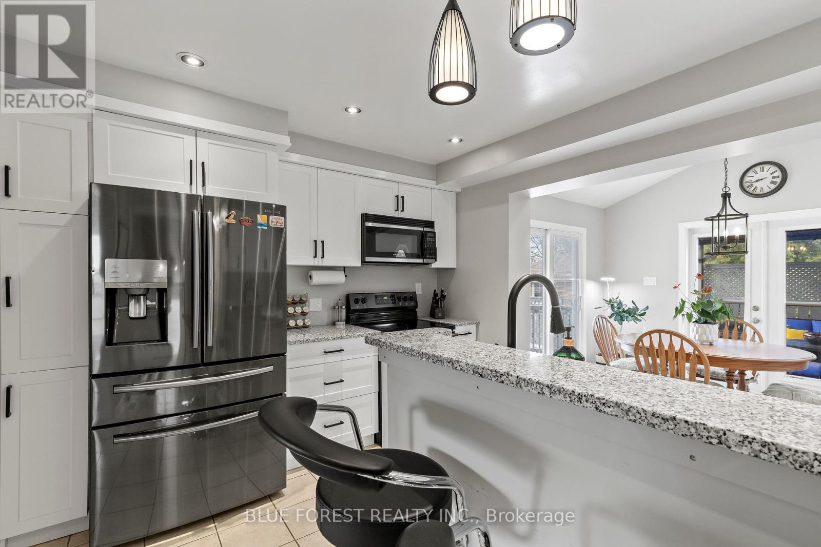 436 BASELINE ROAD E - 11