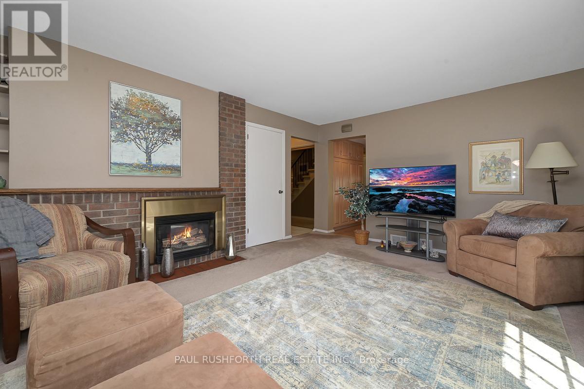 10 COSBURN AVENUE - 16
