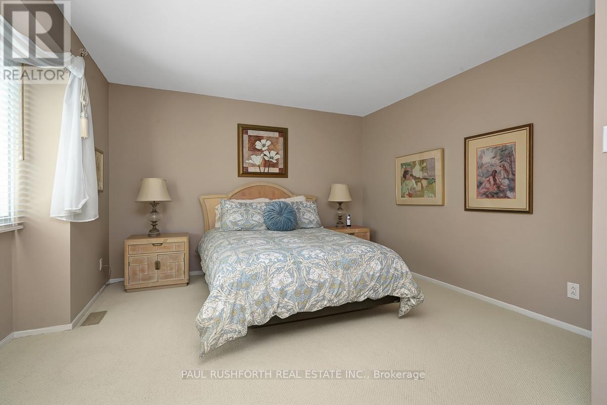 10 COSBURN AVENUE - 19