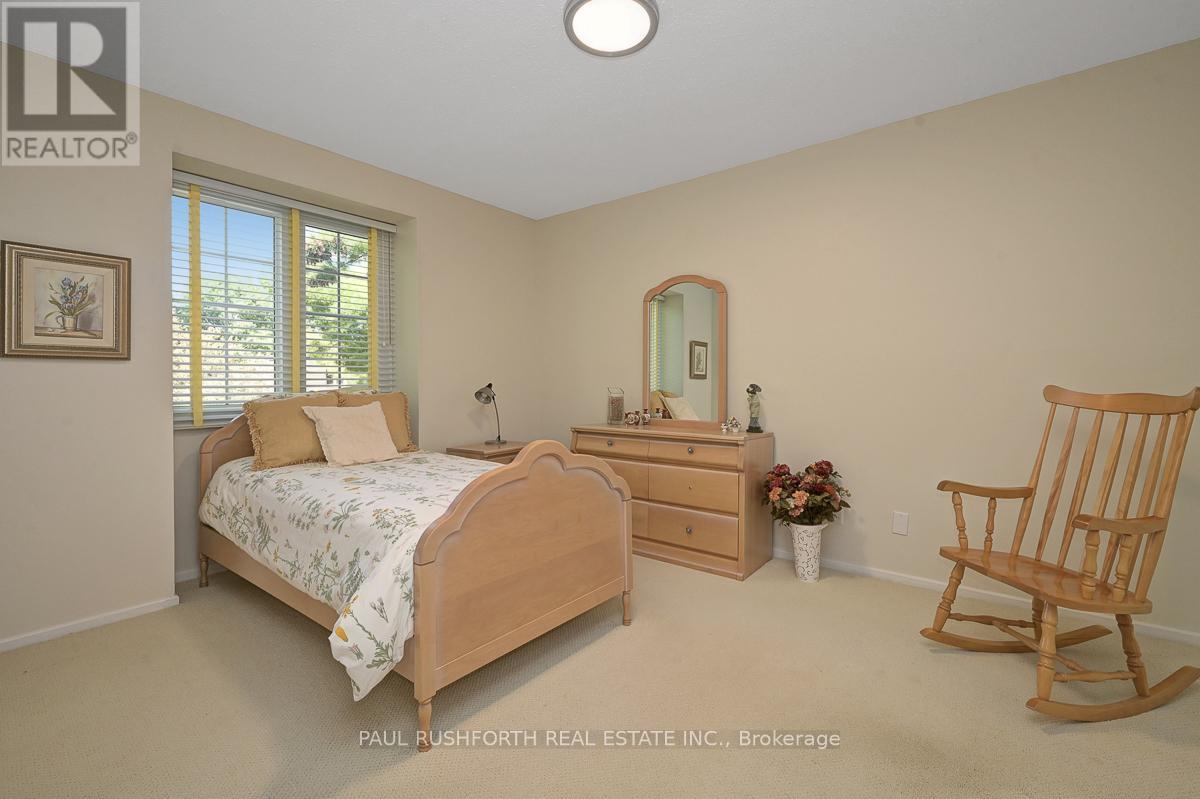 10 COSBURN AVENUE - 22